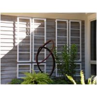 front trellis.JPG